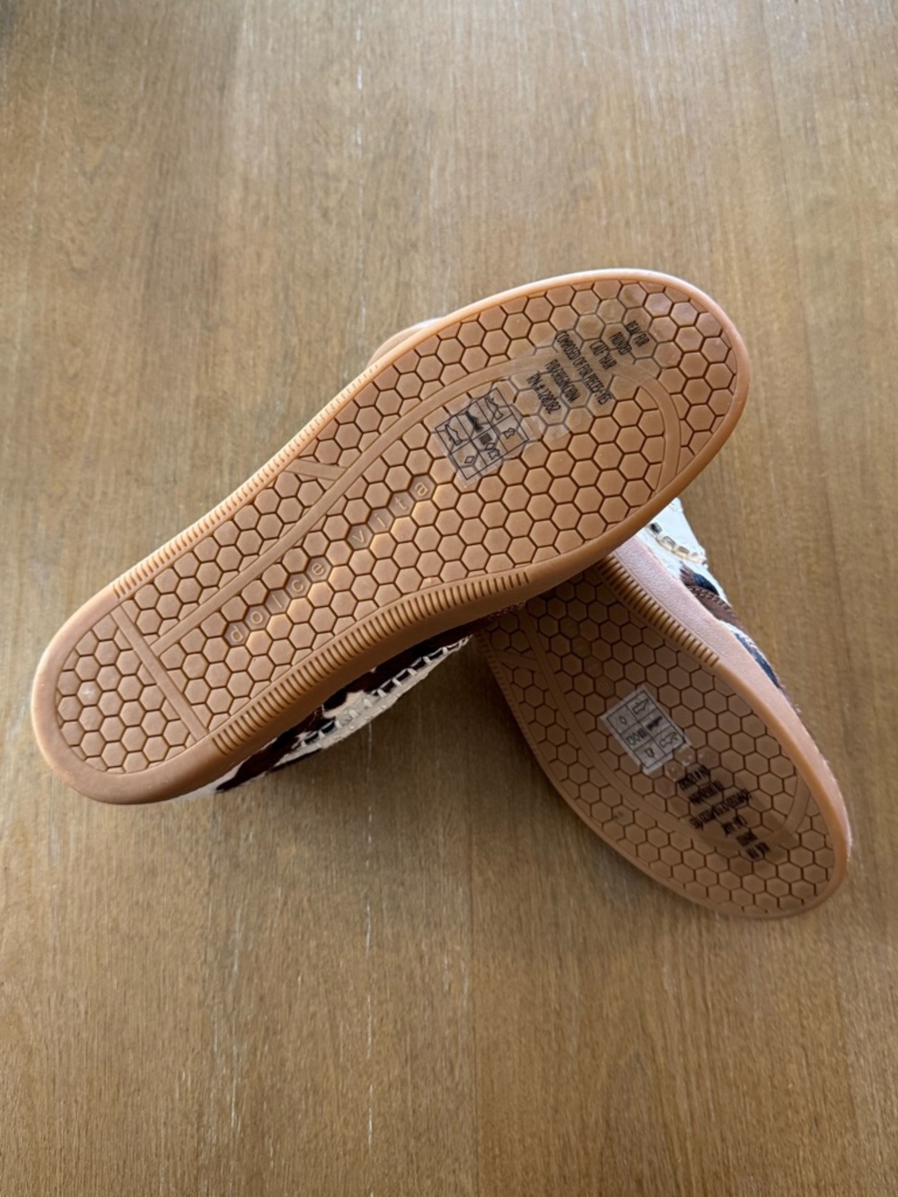 Women’s Dolce Vita Notice Stitch Low-Profile Sneakers - Picture 8 of 9